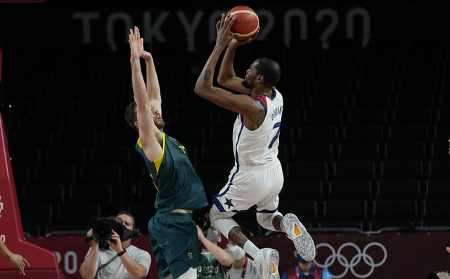  末节逆转高潮迭起演绎篮球魅力