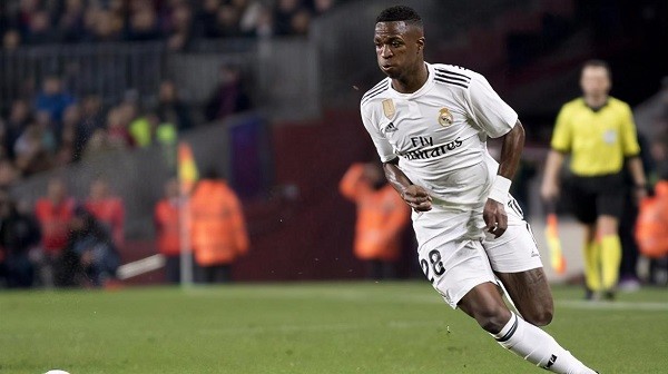  皇马新星维尼修斯绝杀，银河战舰险胜塞维利亚